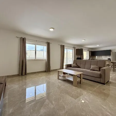 New Apartment! Walking Distance To The Three Cities By Sf Homes Apartment Fgura