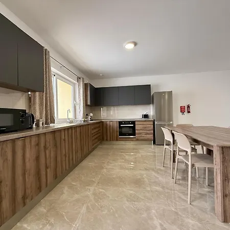 New Apartment! Walking Distance To The Three Cities By Sf Homes Διαμέρισμα *