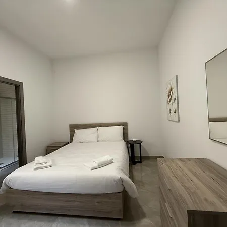 New Apartment! Walking Distance To The Three Cities By Sf Homes