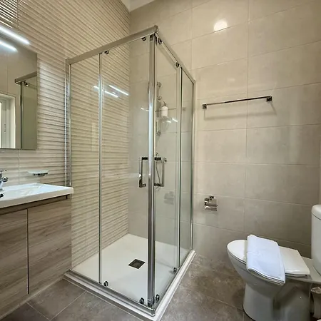 New Apartment! Walking Distance To The Three Cities By Sf Homes Apartment Fgura