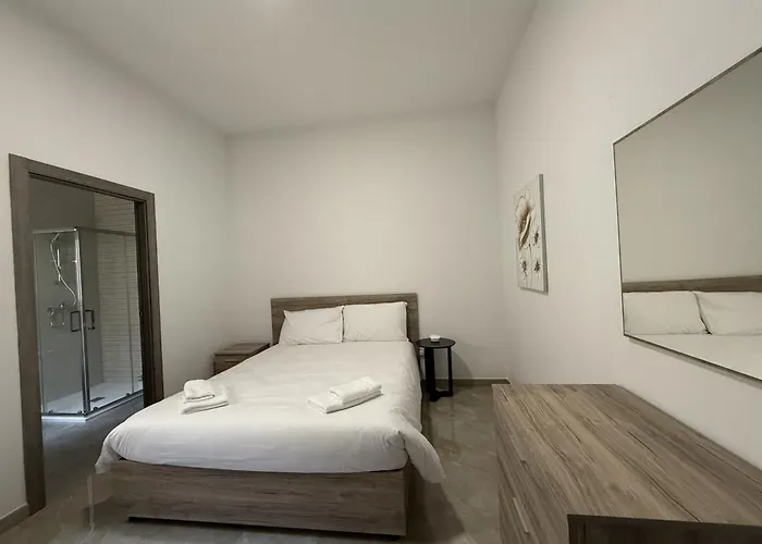 New Apartment! Walking Distance To The Three Cities By Sf Homes