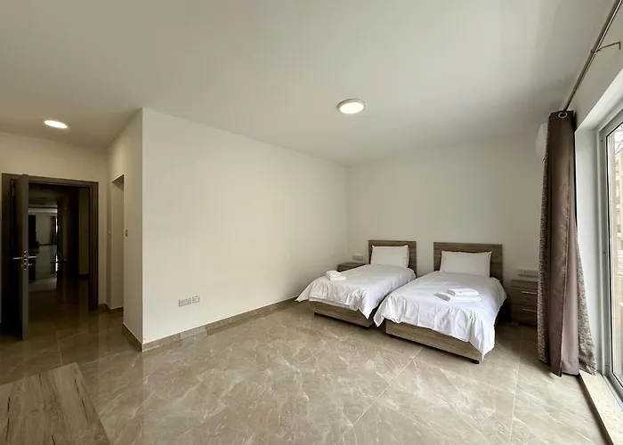 New Apartment! Walking Distance To The Three Cities By Sf Homes