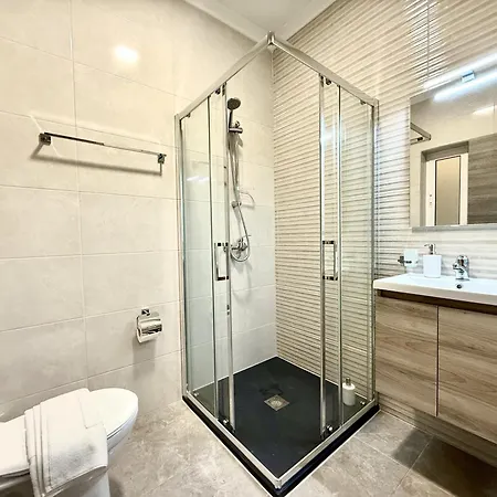 Apartment New Apartment! Walking Distance To The Three Cities By Sf Homes *