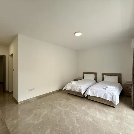 New Apartment! Walking Distance To The Three Cities By Sf Homes