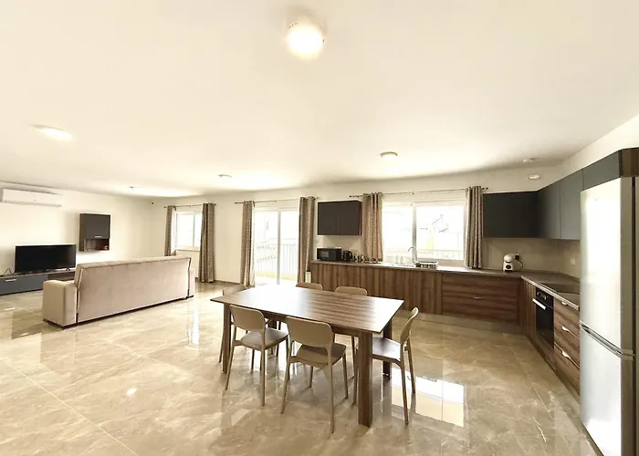 New Apartment! Walking Distance To The Three Cities By Sf Homes Appartement